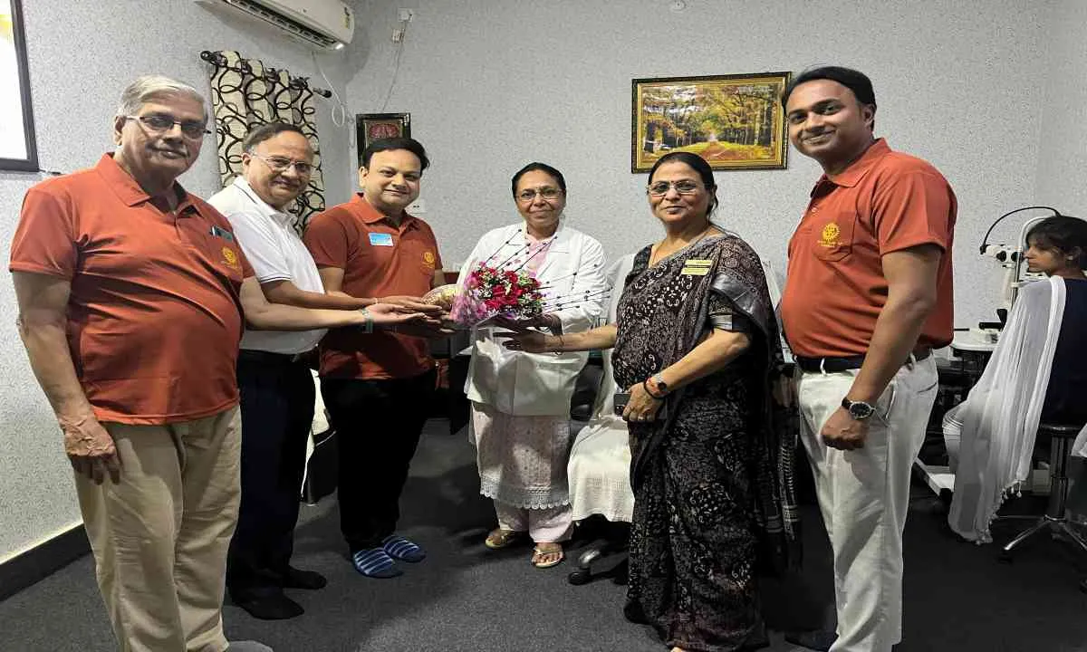 कोडरमा: रोटरी क्लब ने डॉ संगीता प्रसाद को किया सम्मानित 